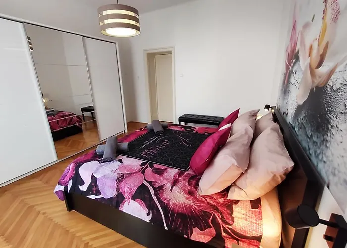 Orchidea In The Centre Apartment *