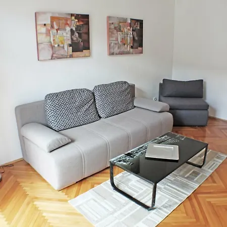 Orchidea In The Centre